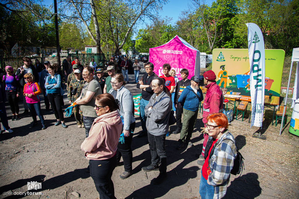 III sprzątanie Fortu Jakuba w Toruniu