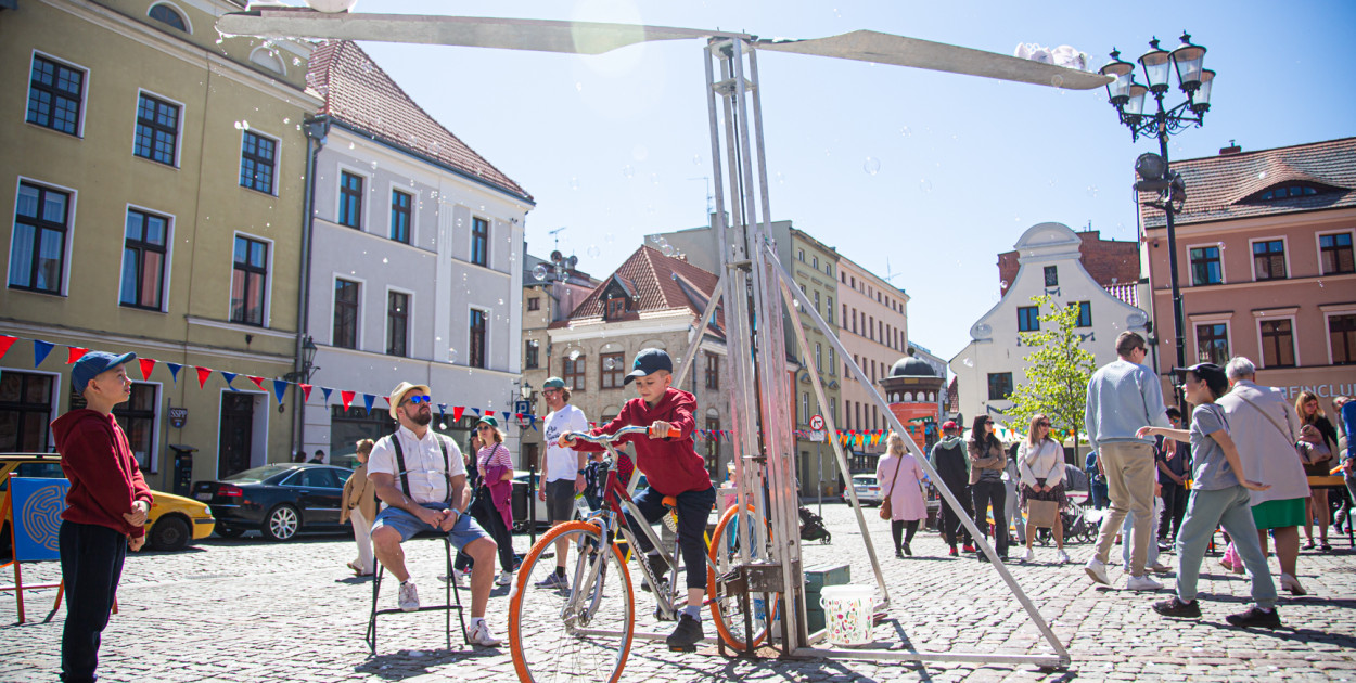 Miasteczko cyrkowe na Rynku Nowomiejskim