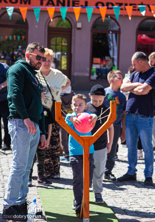 Miasteczko cyrkowe na Rynku Nowomiejskim