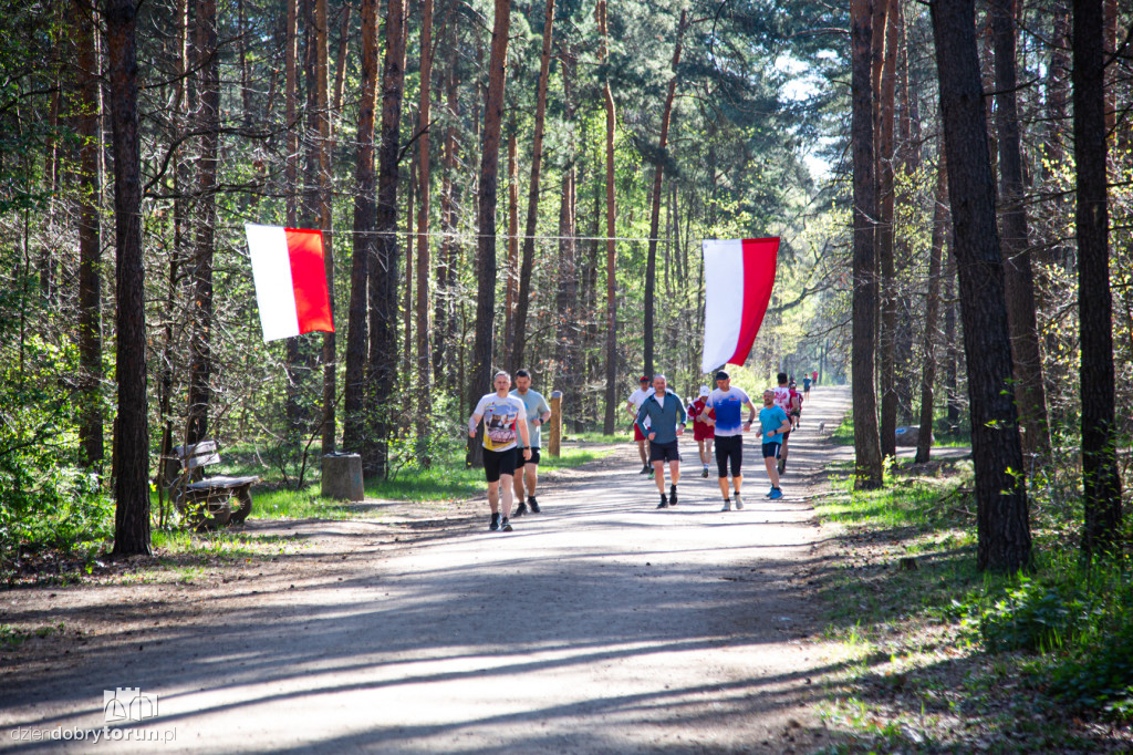 Parkrun patriotycznie - bieg z flagami