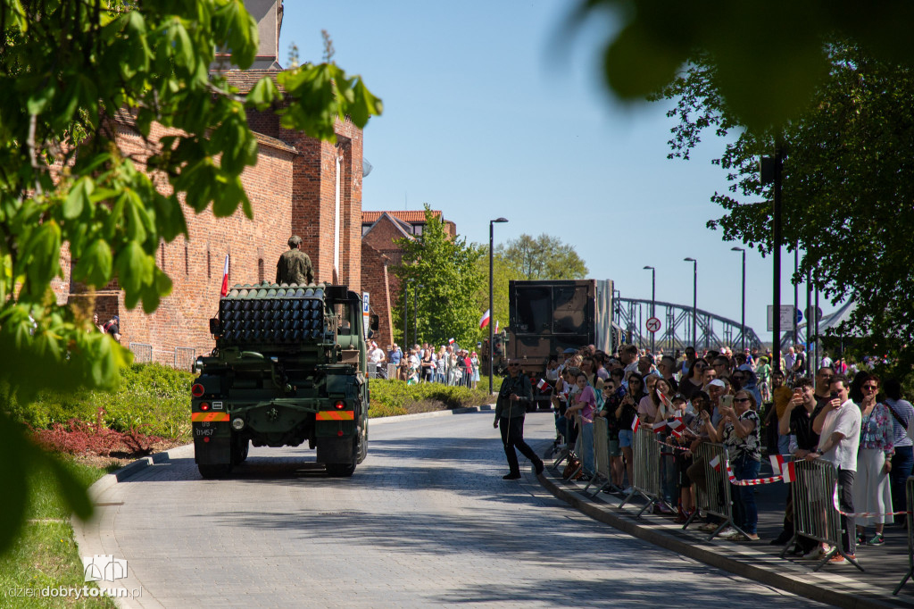 Parada pojazdów na Bulwarze
