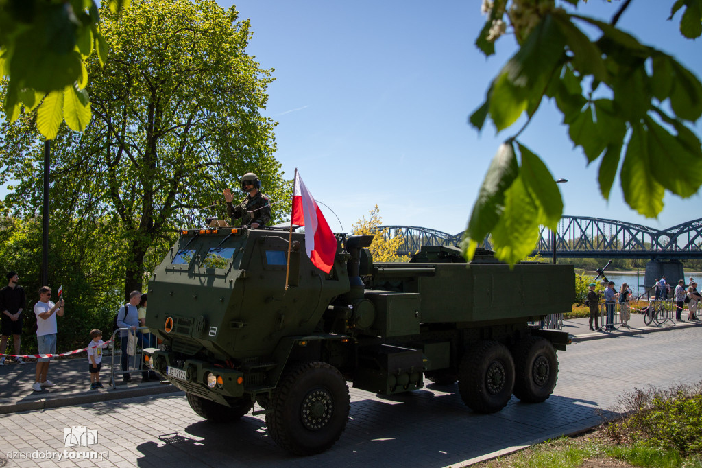 Parada pojazdów na Bulwarze