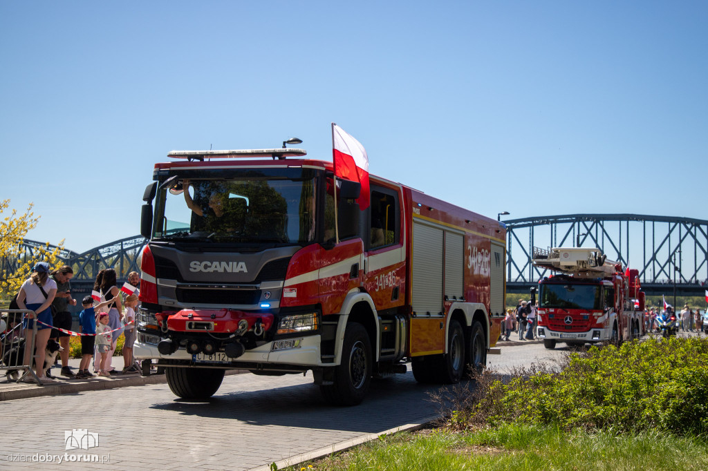 Parada pojazdów na Bulwarze