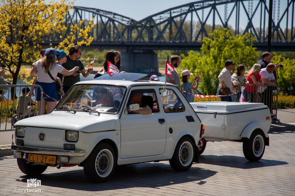 Parada pojazdów na Bulwarze