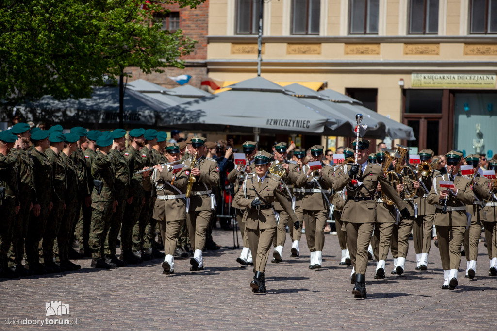 Uroczystości wojskowe z okazji uchwalenia Konstytucji