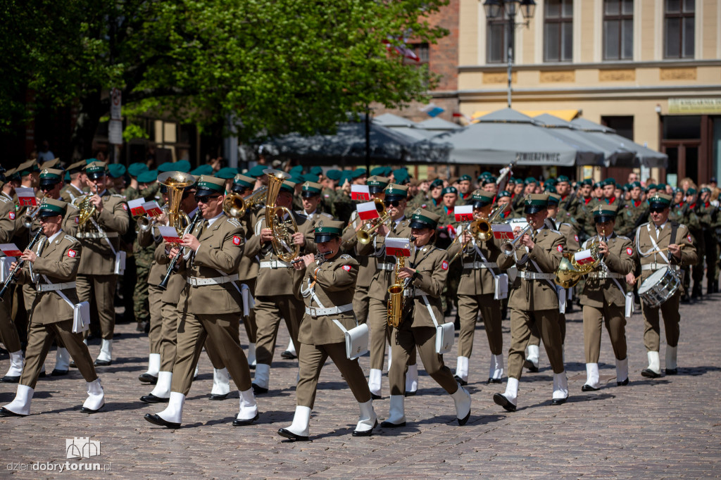 Uroczystości wojskowe z okazji uchwalenia Konstytucji