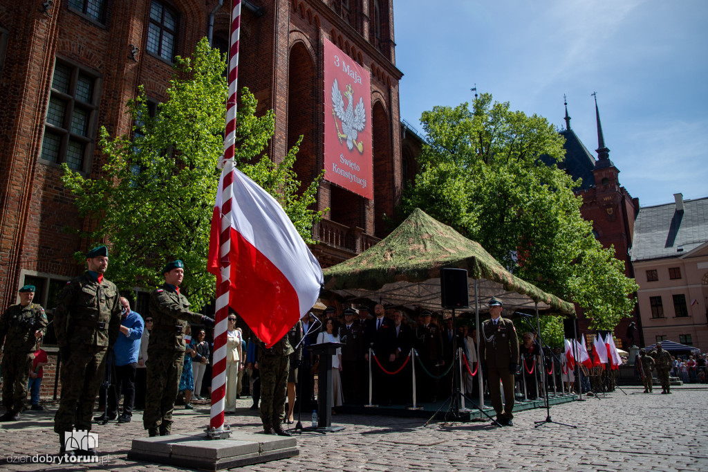 Uroczystości wojskowe z okazji uchwalenia Konstytucji
