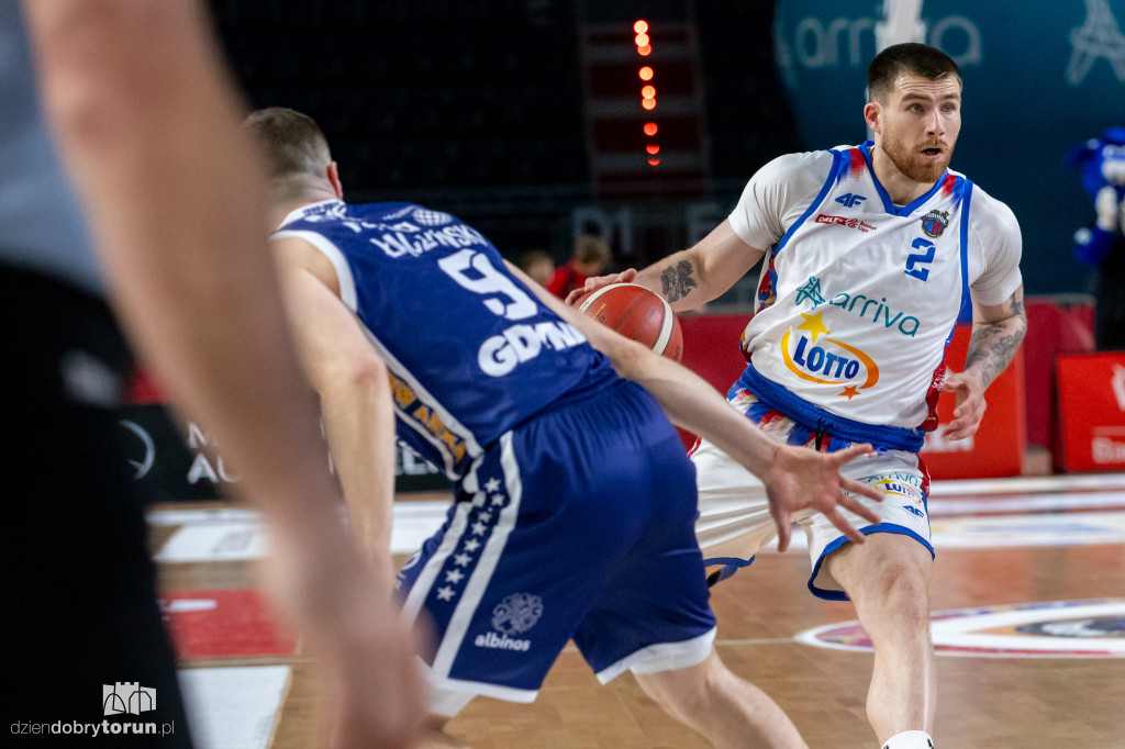 Twarde Pierniki 95 : 86 Arka Gdynia