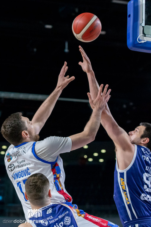 Twarde Pierniki 95 : 86 Arka Gdynia