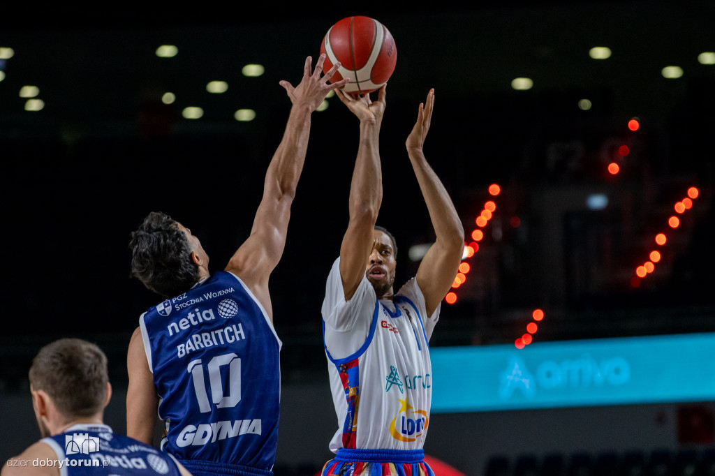 Twarde Pierniki 95 : 86 Arka Gdynia