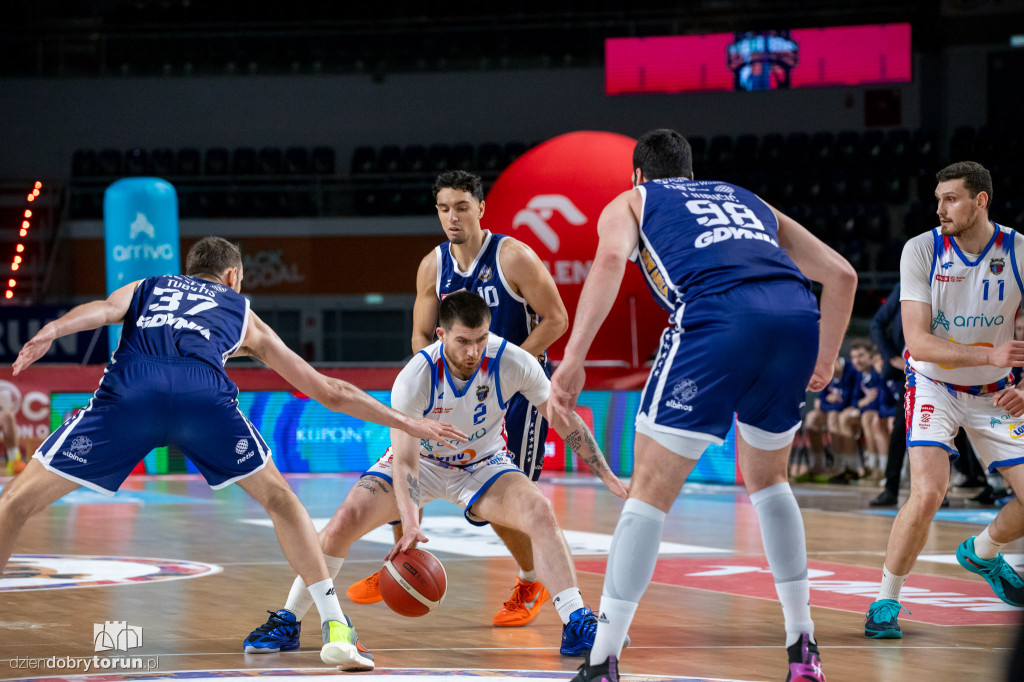 Twarde Pierniki 95 : 86 Arka Gdynia