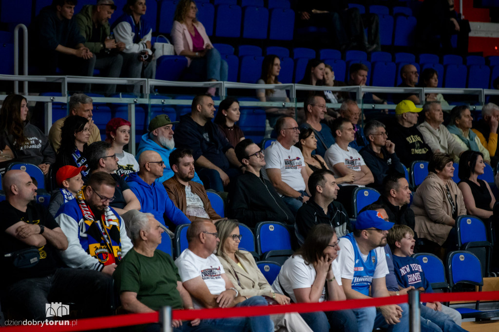 Twarde Pierniki 95 : 86 Arka Gdynia