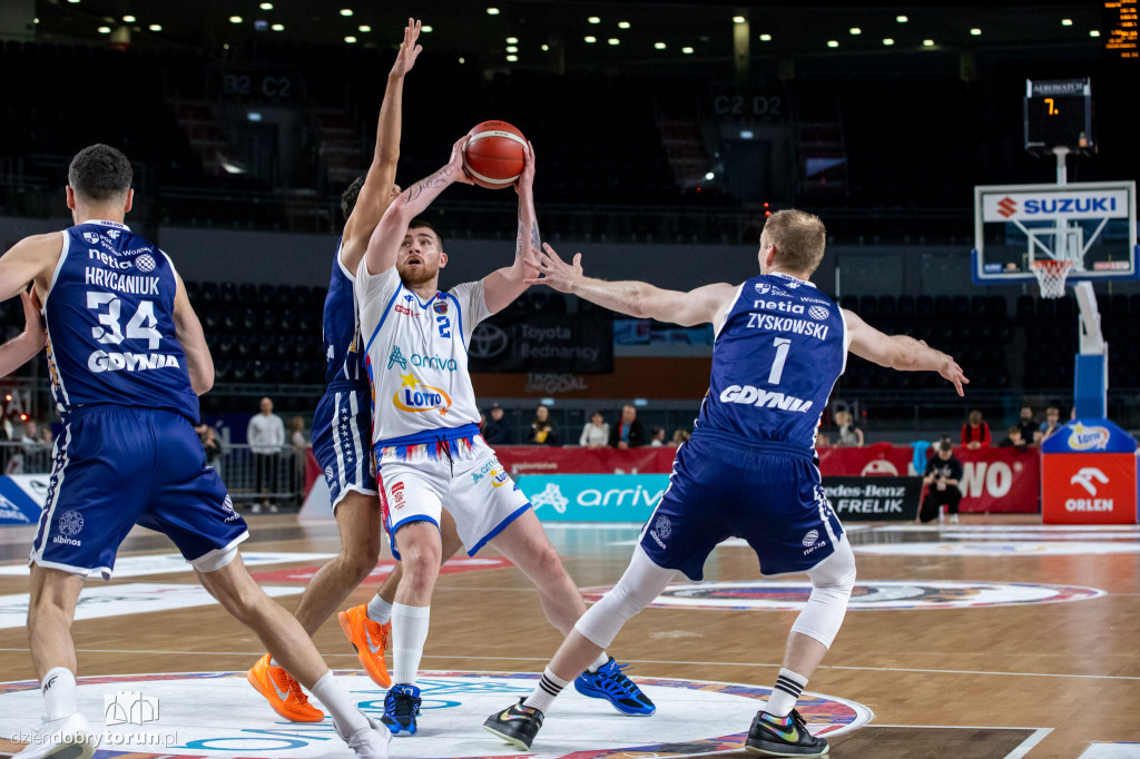 Twarde Pierniki 95 : 86 Arka Gdynia