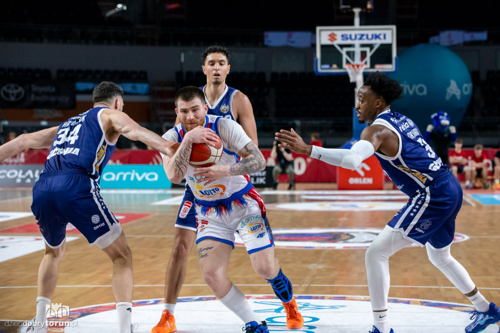 Twarde Pierniki 95 : 86 Arka Gdynia