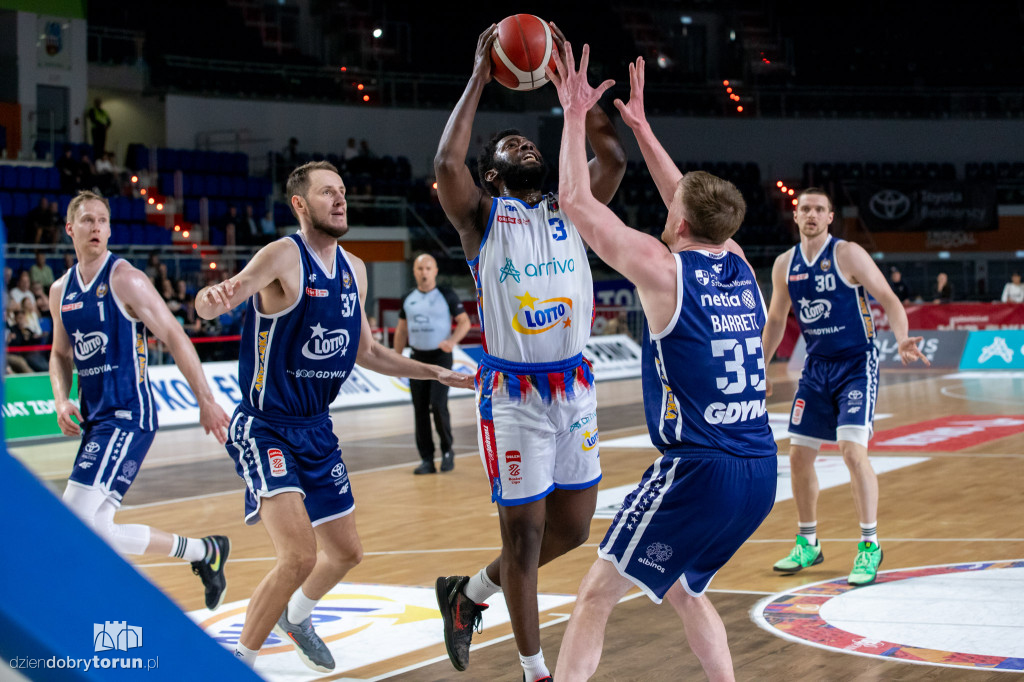 Twarde Pierniki 95 : 86 Arka Gdynia