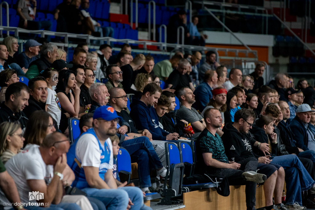 Twarde Pierniki 95 : 86 Arka Gdynia