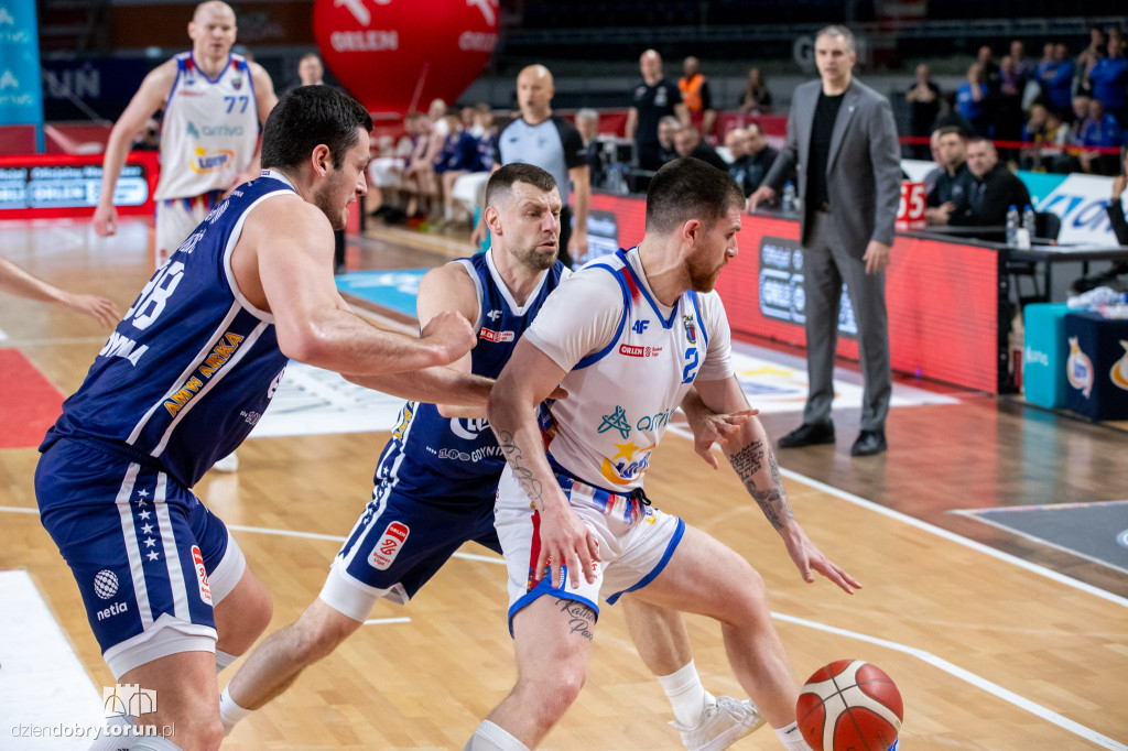 Twarde Pierniki 95 : 86 Arka Gdynia
