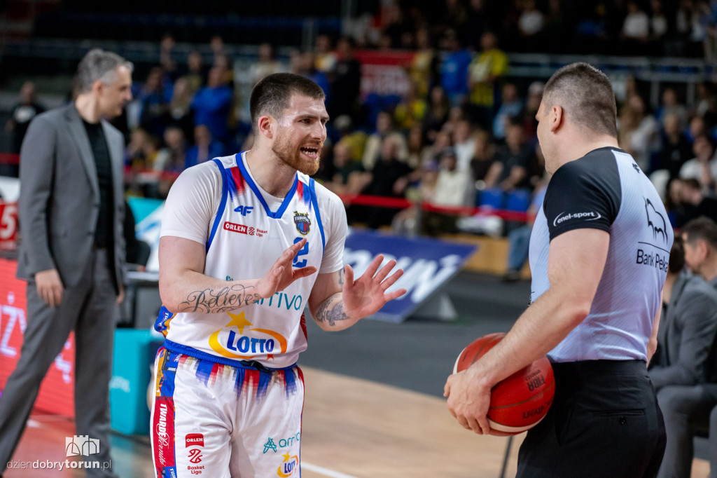 Twarde Pierniki 95 : 86 Arka Gdynia