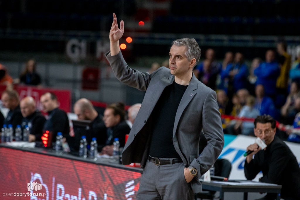 Twarde Pierniki 95 : 86 Arka Gdynia