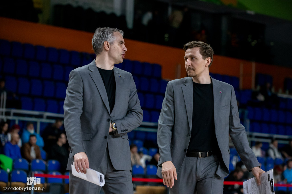 Twarde Pierniki 95 : 86 Arka Gdynia