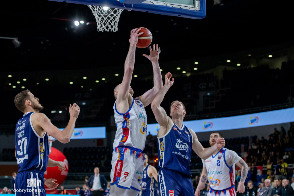 Twarde Pierniki 95 : 86 Arka Gdynia