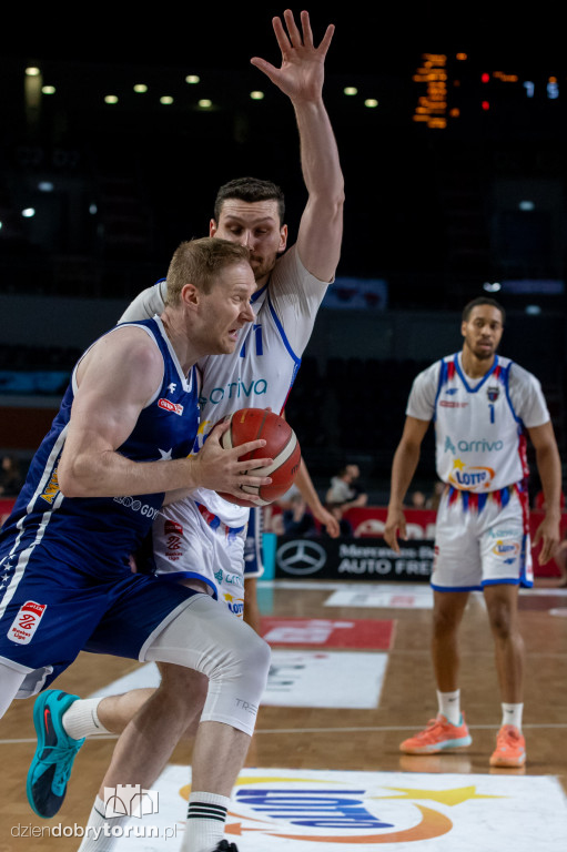 Twarde Pierniki 95 : 86 Arka Gdynia