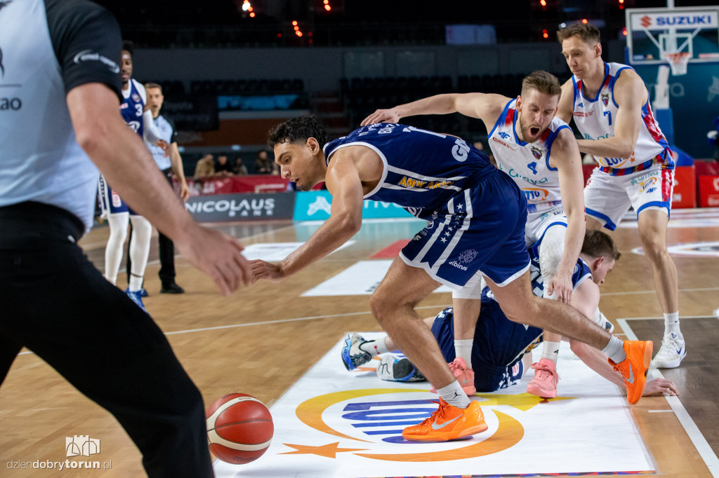 Twarde Pierniki 95 : 86 Arka Gdynia
