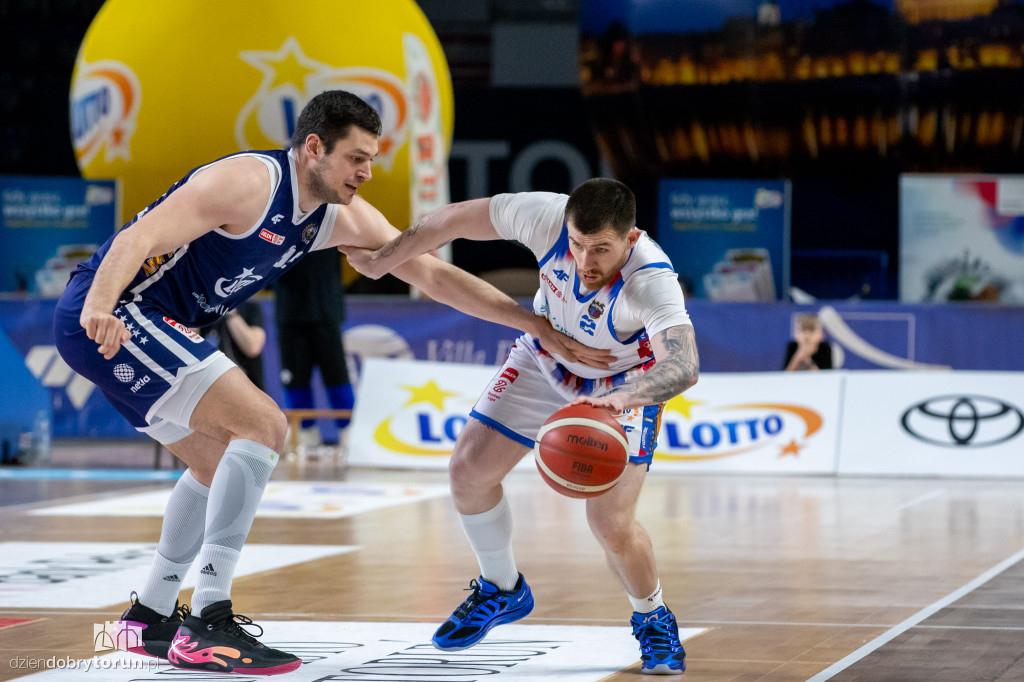 Twarde Pierniki 95 : 86 Arka Gdynia
