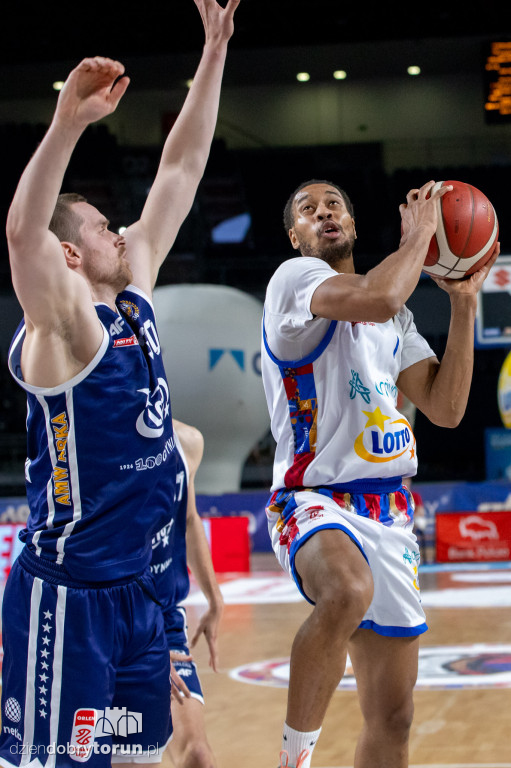 Twarde Pierniki 95 : 86 Arka Gdynia