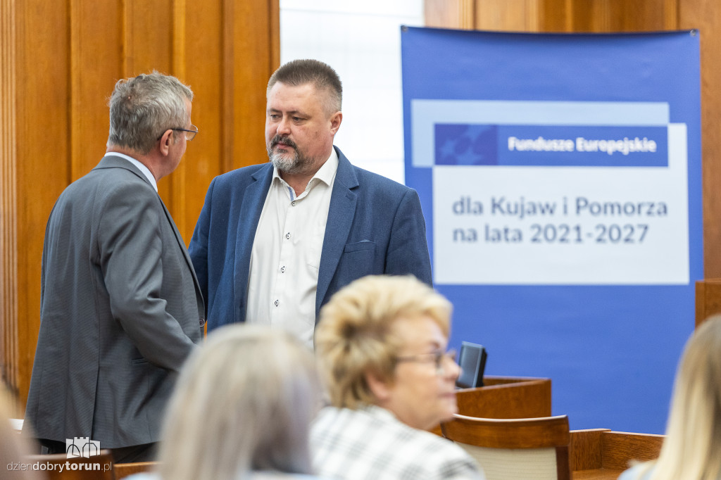 Kolejne miliony popłyną do miast i gmin