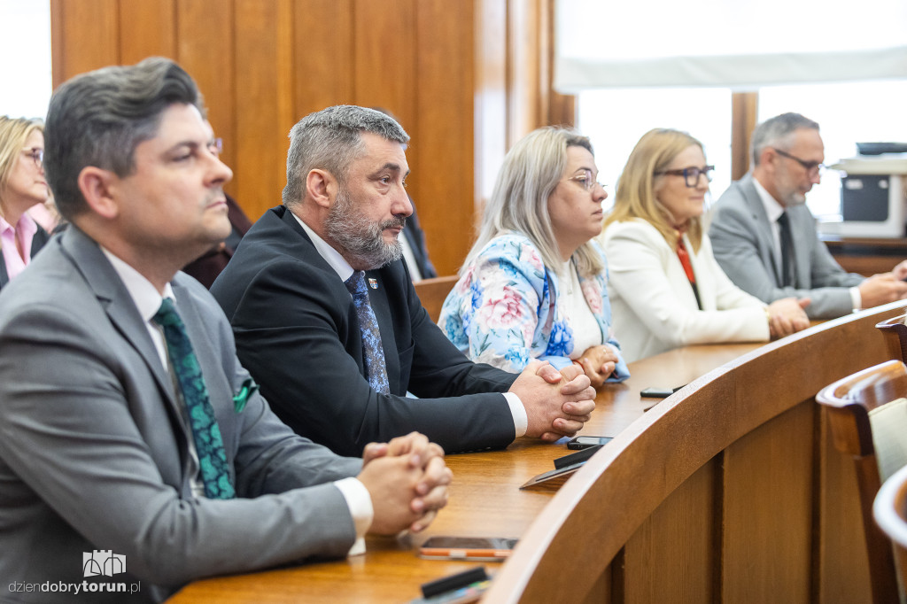 Kolejne miliony popłyną do miast i gmin