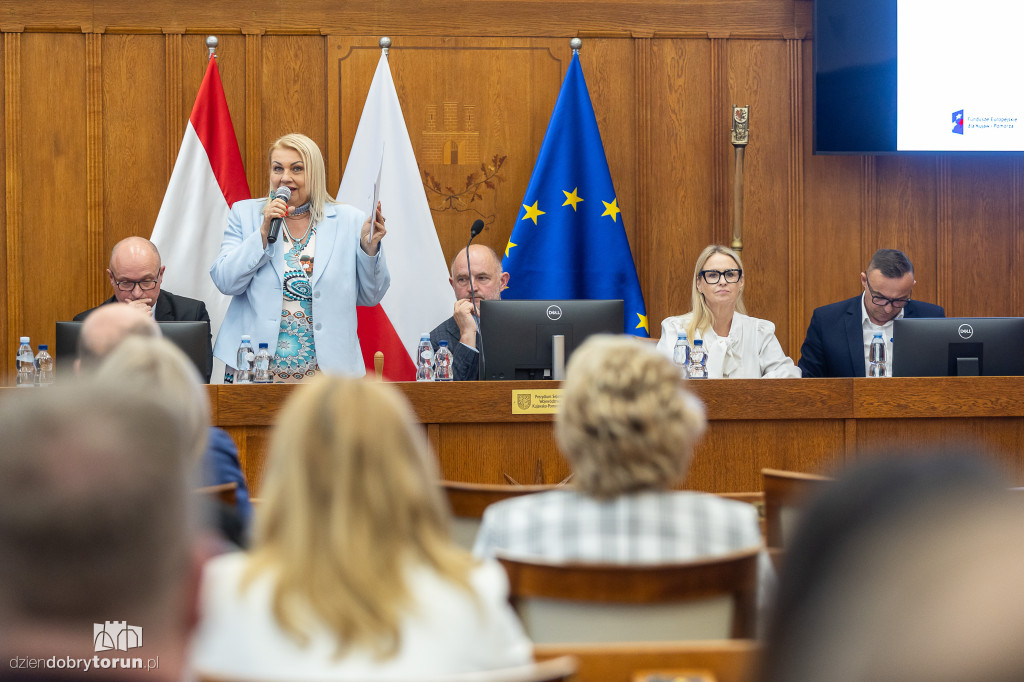 Kolejne miliony popłyną do miast i gmin