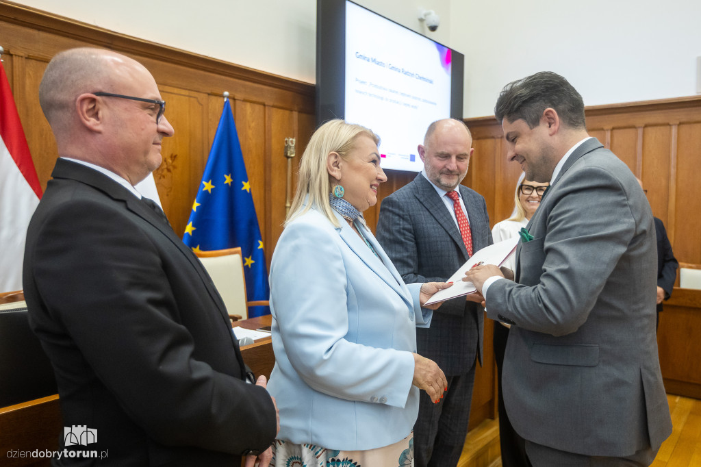 Kolejne miliony popłyną do miast i gmin