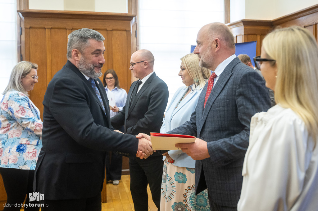 Kolejne miliony popłyną do miast i gmin
