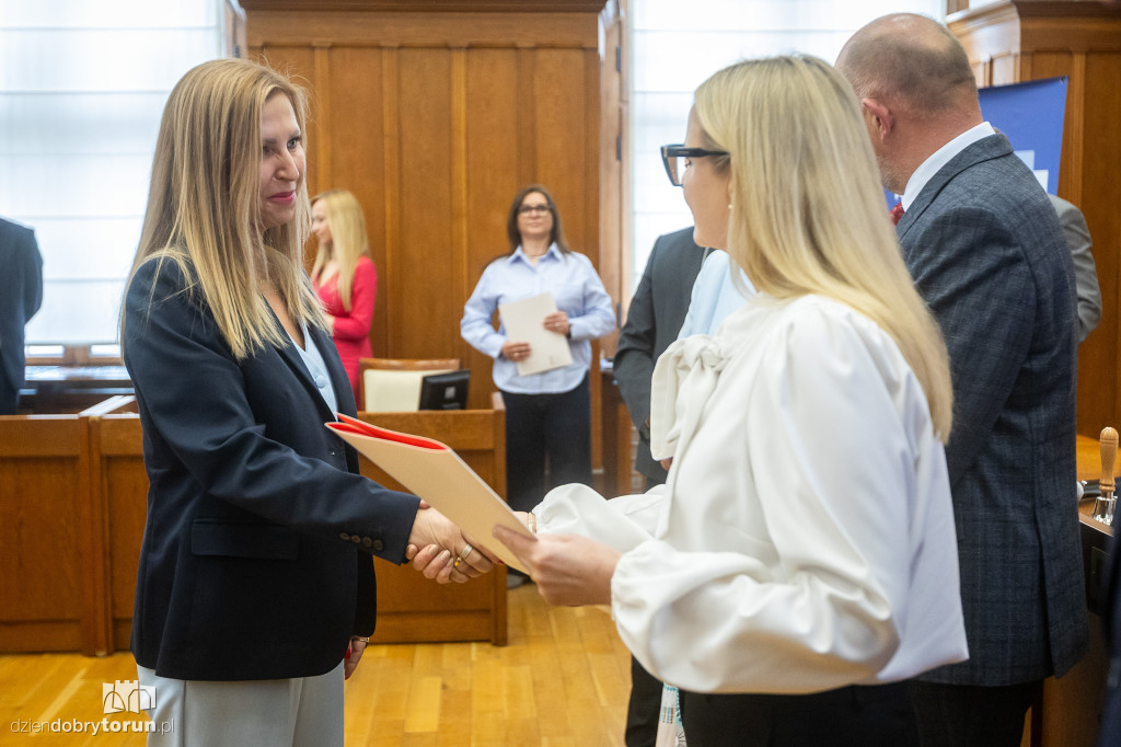 Kolejne miliony popłyną do miast i gmin