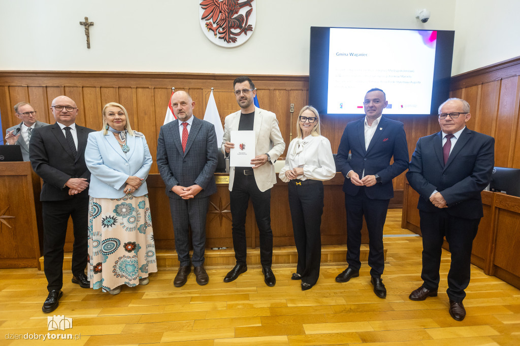 Kolejne miliony popłyną do miast i gmin