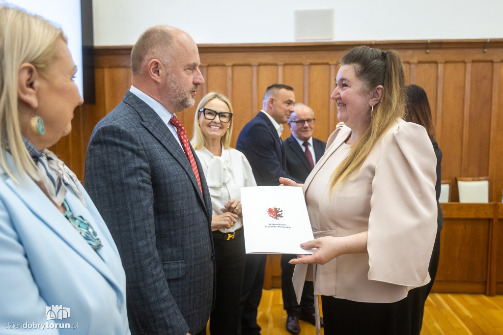 Kolejne miliony popłyną do miast i gmin