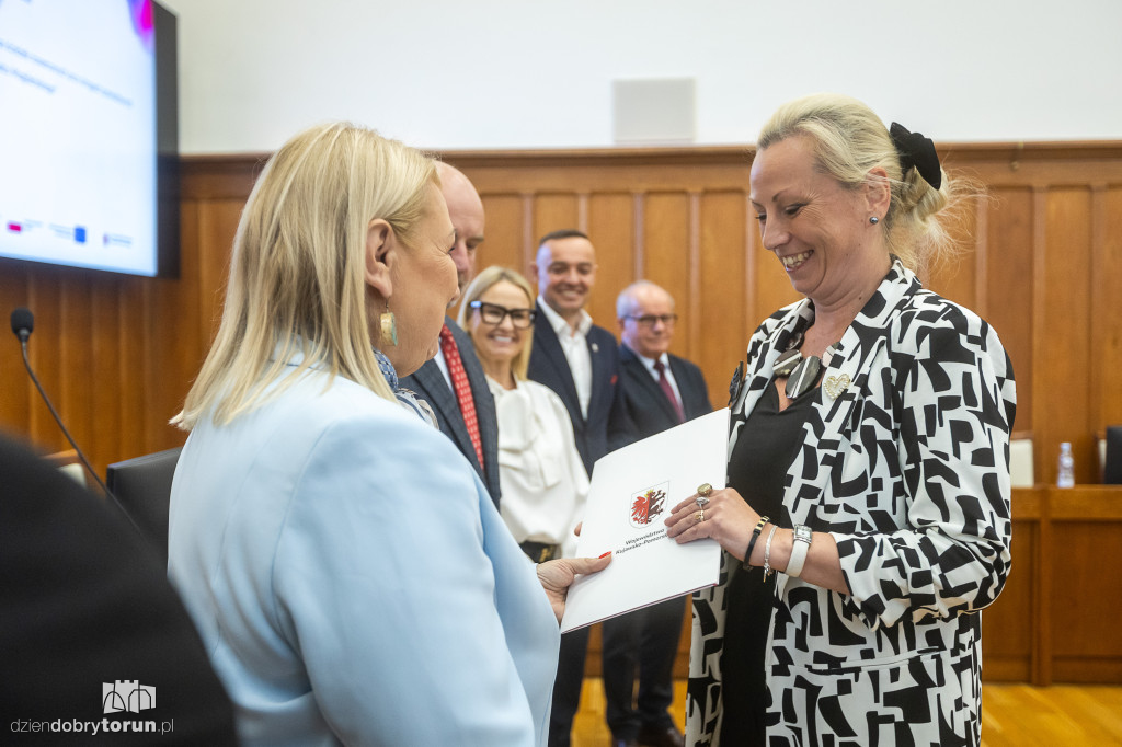 Kolejne miliony popłyną do miast i gmin