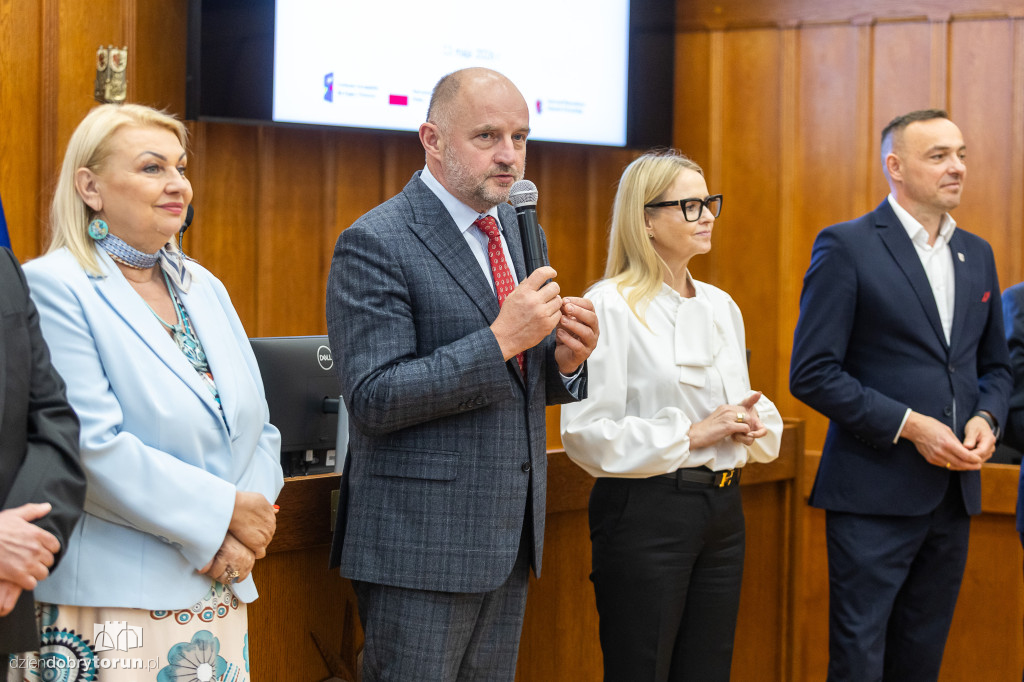 Kolejne miliony popłyną do miast i gmin