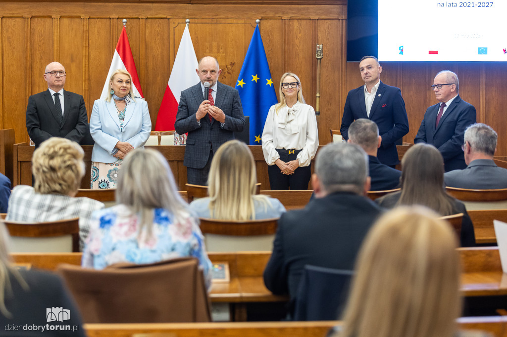 Kolejne miliony popłyną do miast i gmin