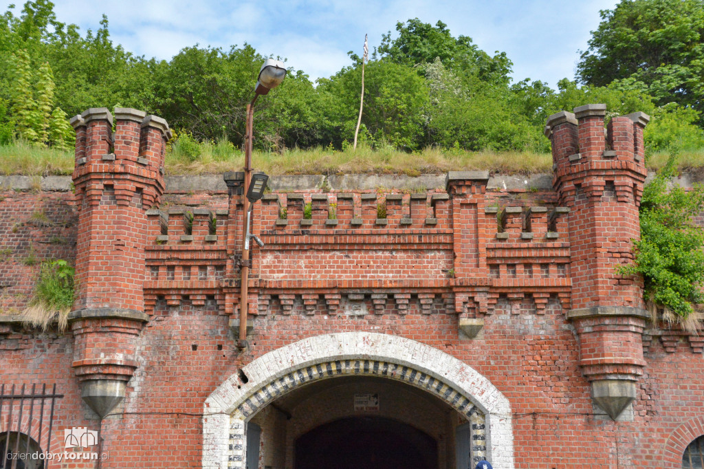 Sprzątanie fortu V Twierdzy Toruń