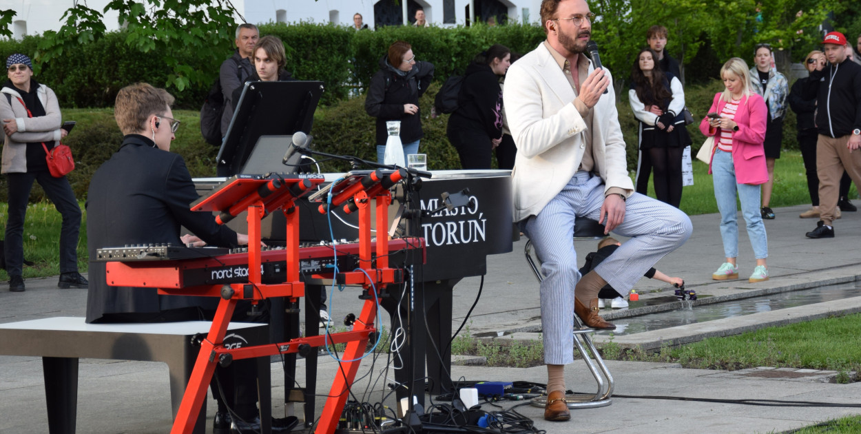 Koncert Uniatowskiego przy fortepianie