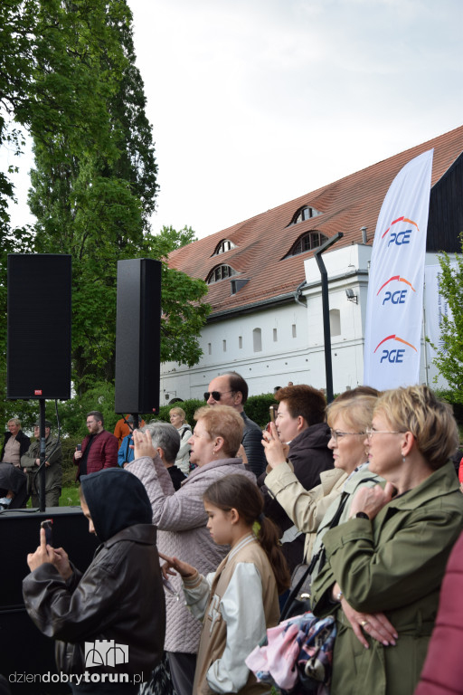 Koncert Uniatowskiego przy fortepianie