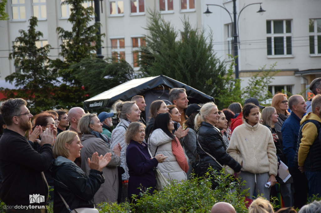 Koncert Uniatowskiego przy fortepianie