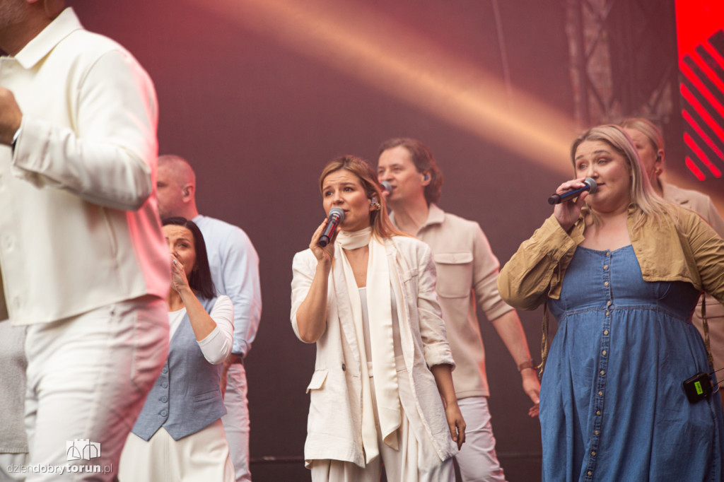Song of Songs: TGD i Roxie Węgiel