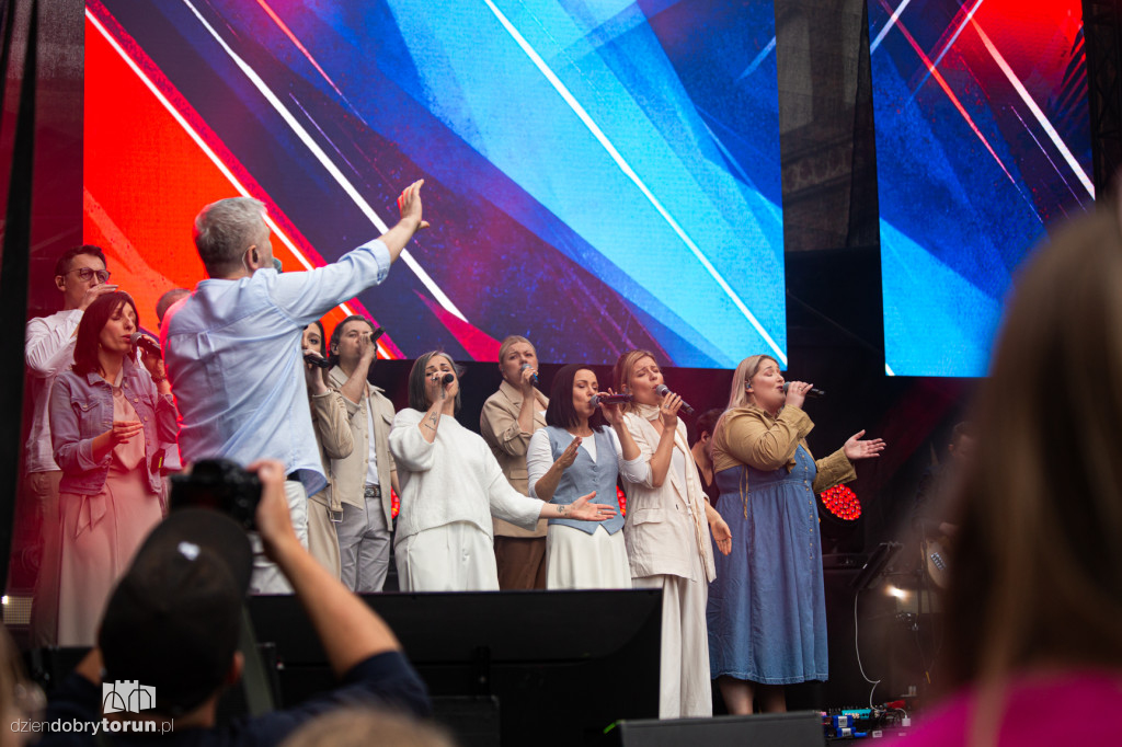 Song of Songs: TGD i Roxie Węgiel
