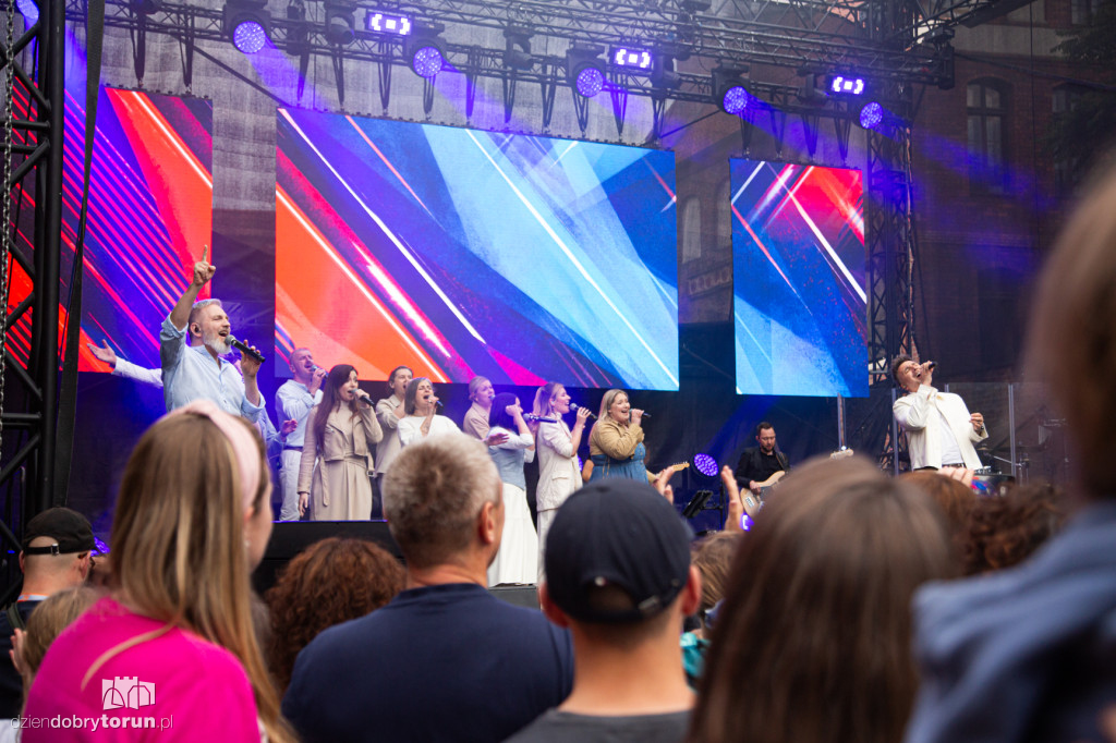 Song of Songs: TGD i Roxie Węgiel