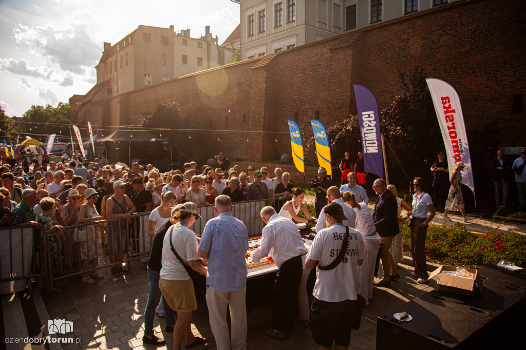 Dni Torunia 2026: tort urodzinowy