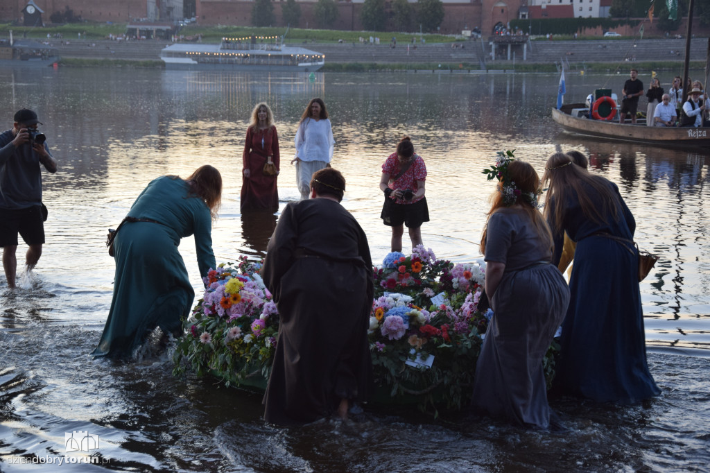 Toruńskie Wianki połączyły brzegi Wisły