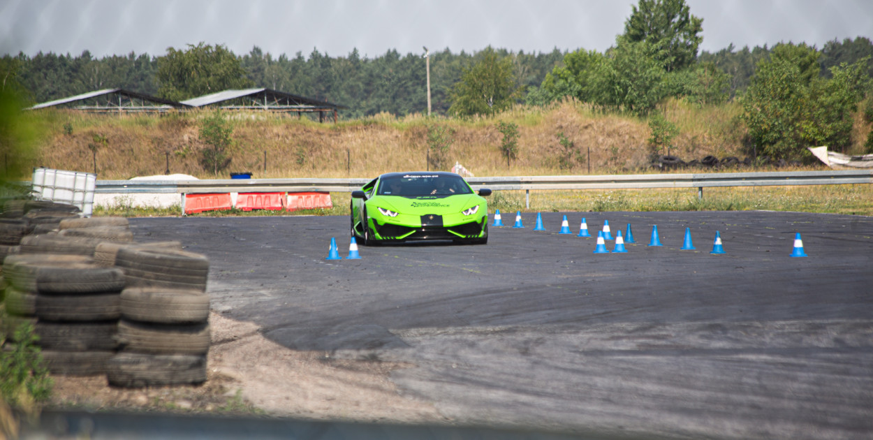 Otwarcie wakacji z Supercarami w Motoparku